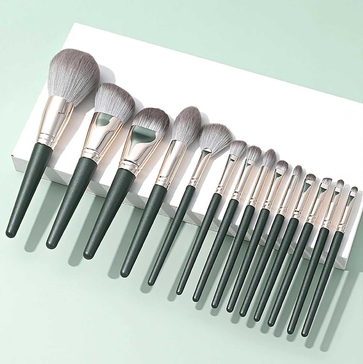 Green Cloud 14 Makeup Brushes Suit - Bellarte Enchanté Green Cloud 14 Makeup Brushes Suit